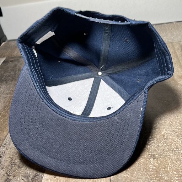 Wynn Snap-Back Headwear New York Yankees Baseball Cap Navy Blue and White NEW - Picture 6 of 6